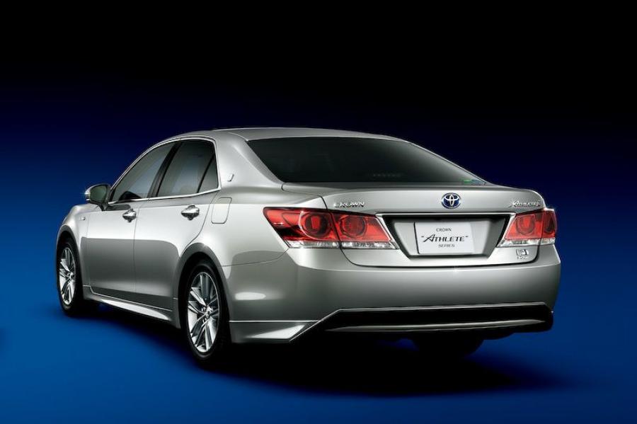 Toyota Crown Athlete S Four Hybrid '2014